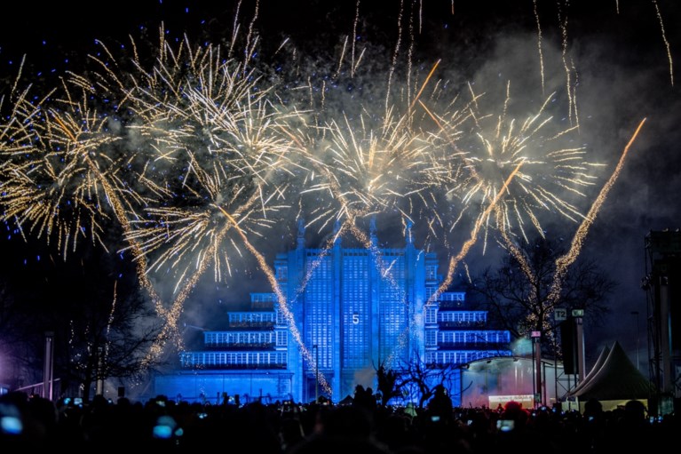 50.000 toeschouwers voor vuurwerk aan Atomium