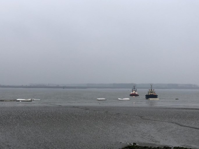 18 containers vallen in Schelde ter hoogte van Noordzeeterminal