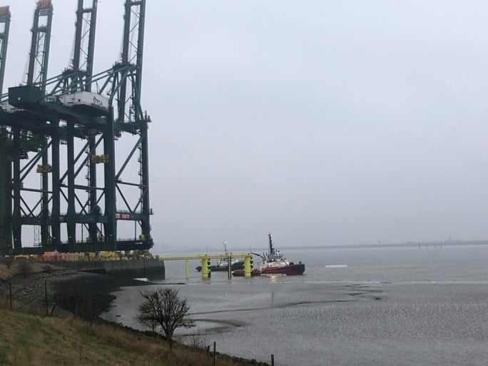 18 containers vallen in Schelde ter hoogte van Noordzeeterminal