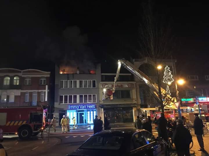 Uitslaande Brand Vernielt Appartement: “Bewoners Uit Voorzorg Afgevoerd ...