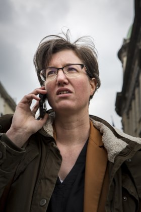 Burgemeester Molenbeek na rellen oudejaarsnacht: “Vuilnisbakken in brand? Dat is een manier om te feesten”