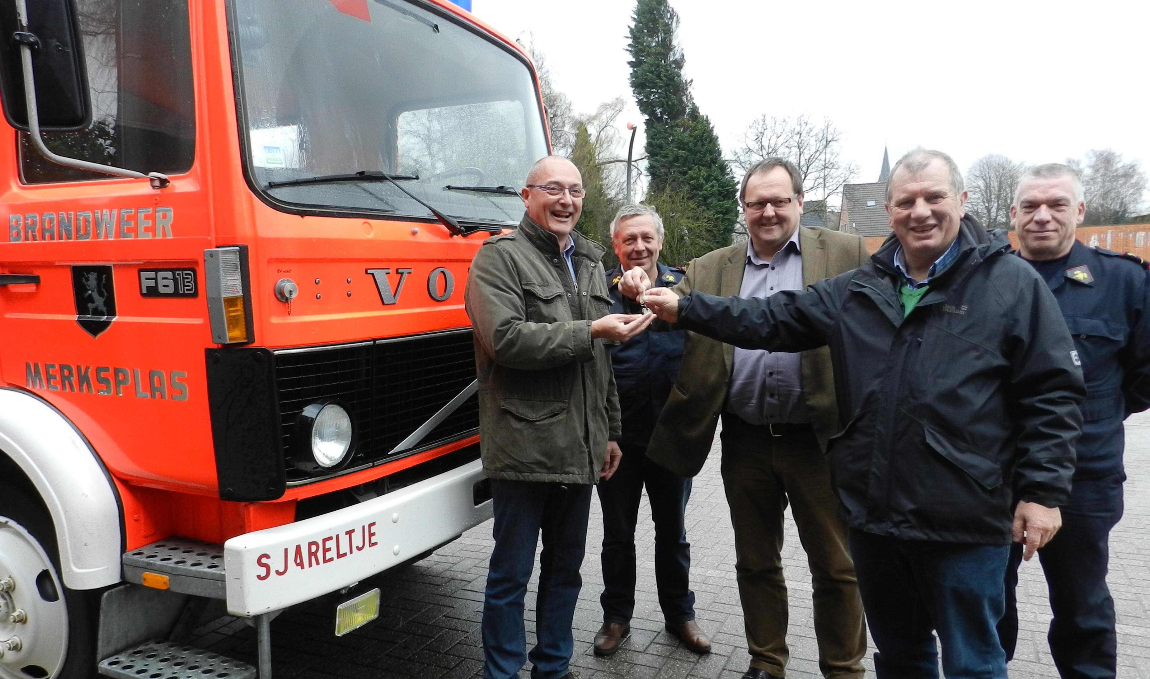 Tandarts met pensioen schenkt volledige praktijk aan Gambia (Heist-op