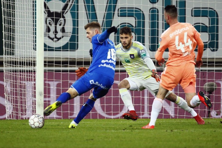 Rutten debuteert bij Anderlecht met 1-0 nederlaag in Gent