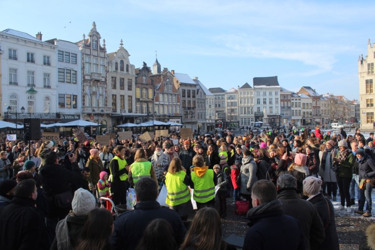 Honderden jongeren nemen het op voor de Aarde: “We willen aantonen dat het niet enkel om spijbelen gaat”