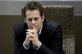Minister Schauvliege stuurt haar kat naar commissie Leefmilieu, speculatie over mogelijke opvolging in volle gang
