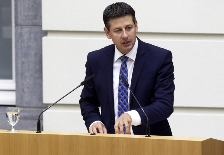 Groen en Vlaams Belang vragen ontslag van minister Schauvliege: “Geen accident de parcours, dit is het parcours”