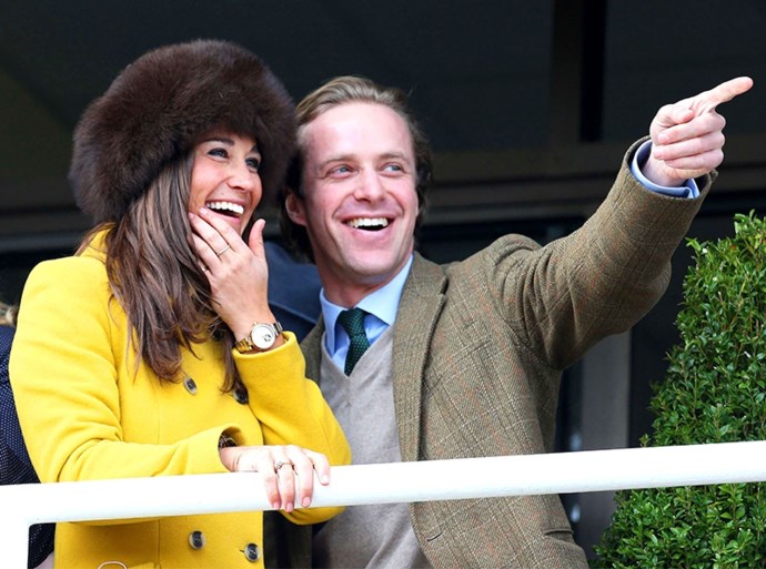 ROYALS. Kate Middleton straalt in sprookjesjurk. En Britse koninklijke familie maakt zich op voor nieuw huwelijk