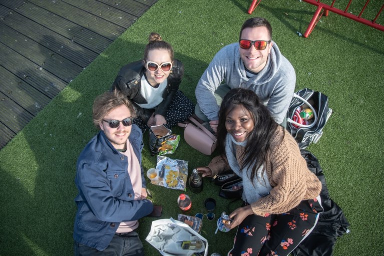 Al volop lente in februari: “Vechten voor een plekje op het terras”