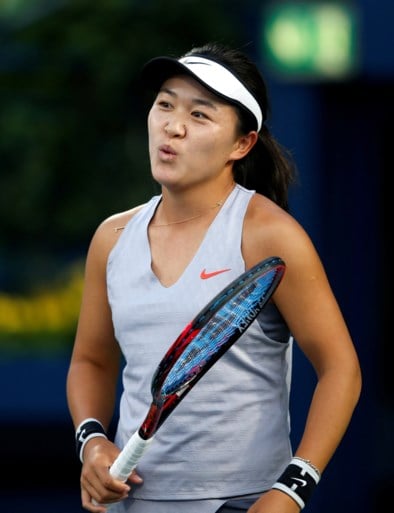 Na haar triomf in Doha stond Elise Mertens in Dubai alweer drie uur op de baan maar bleek Chinese kwalificatiespeelster te sterk
