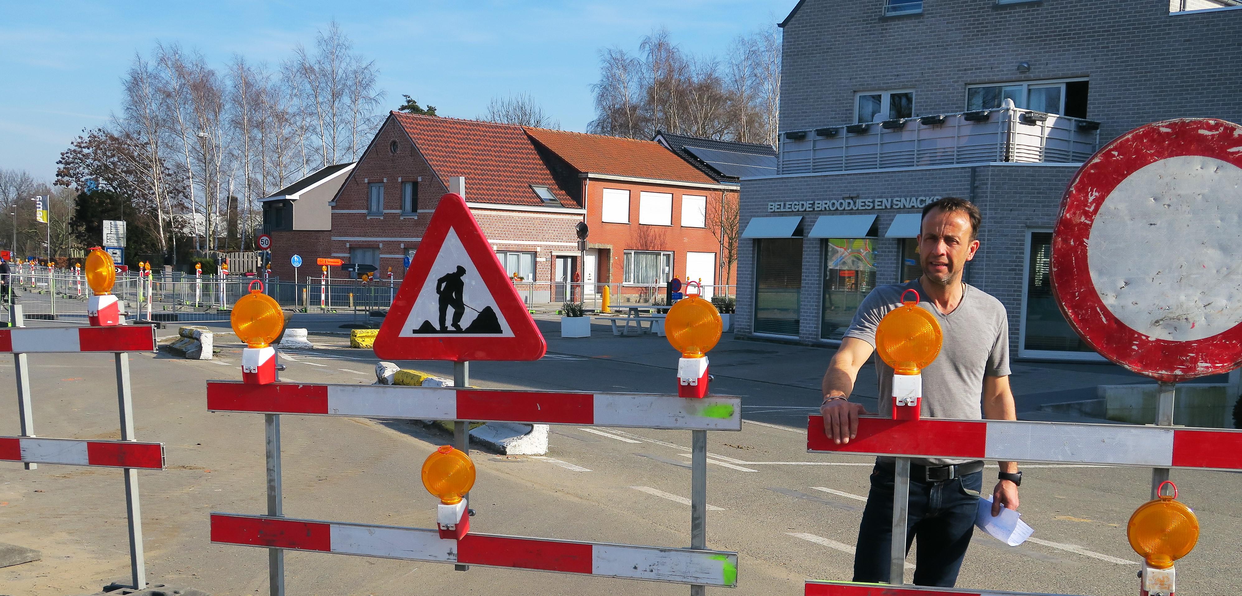 Broodjeszaak dupe van afgesloten kruispunt “Onze omzet is i