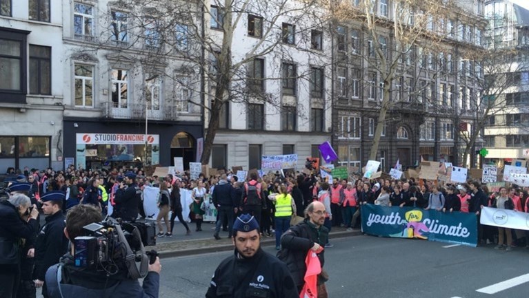 7.500 jongeren voor het klimaat in Brussel, Zweedse Greta belaagd door media: “Politie moest ingrijpen”