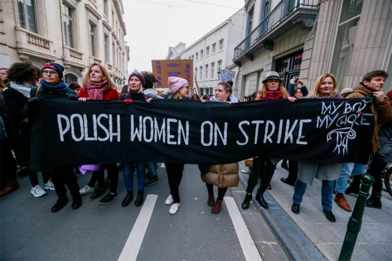 Meer dan 5.000 deelnemers voor vrouwenmars in Brussel: “Mijn lichaam, mijn keuze, mijn vrijheid”