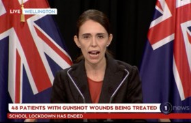 Premier Ardern na dodelijke schietpartijen: “Nieuw-Zeeland is een voorbeeld van tolerantie en multicultuur”
