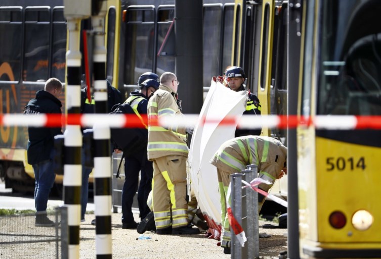Aanslag Utrecht: drie doden en vijf gewonden, drie verdachten opgepakt