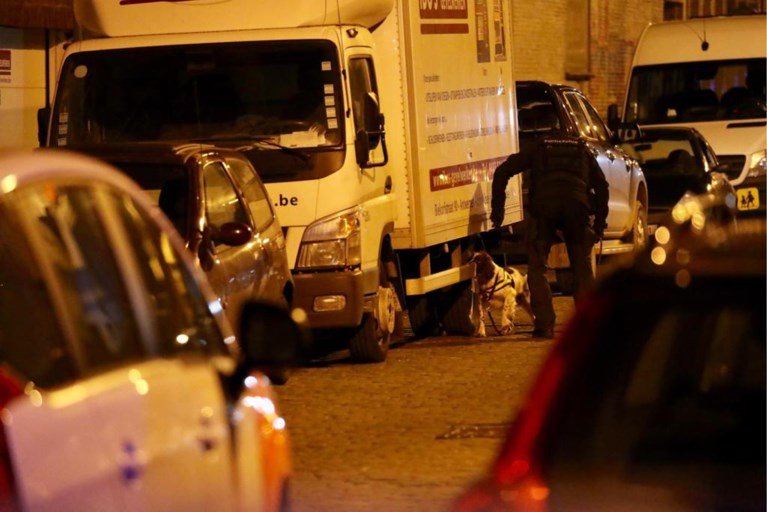 Opnieuw ontploffing in Antwerpen-Noord: auto brandt uit in Biekorfstraat