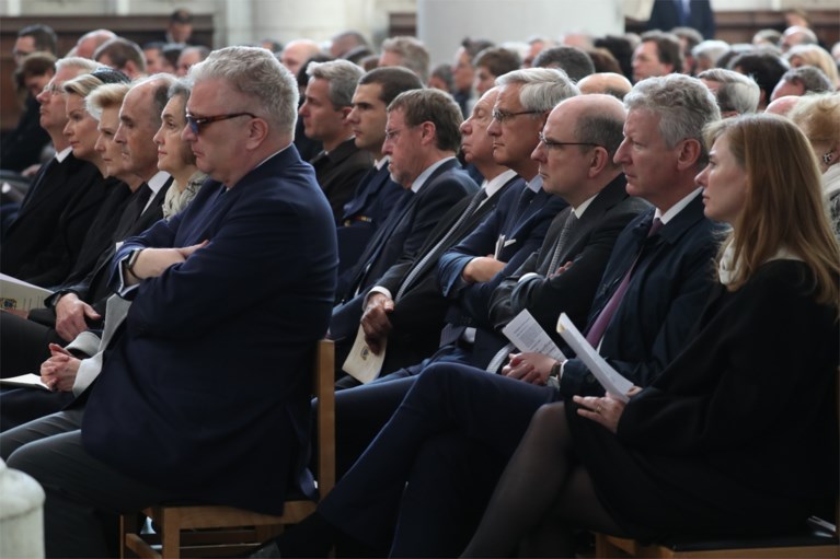 Koninklijke familie betuigt laatste eer aan kardinaal Godfried Danneels
