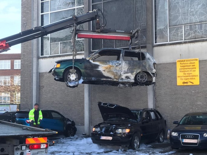 Drie wagens branden uit in Hoboken: “We laten niets aan het toeval over”