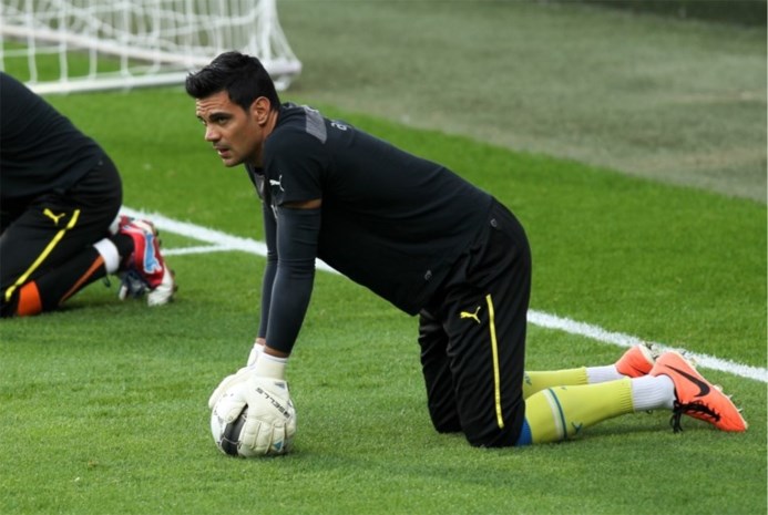 Bij Cyprus staat vanavond een Belg in doel tégen de Rode ...