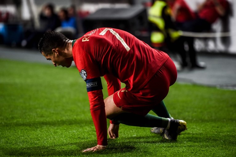 Cristiano Ronaldo valt al na halfuur geblesseerd uit bij Portugal, Juventus wacht bang af