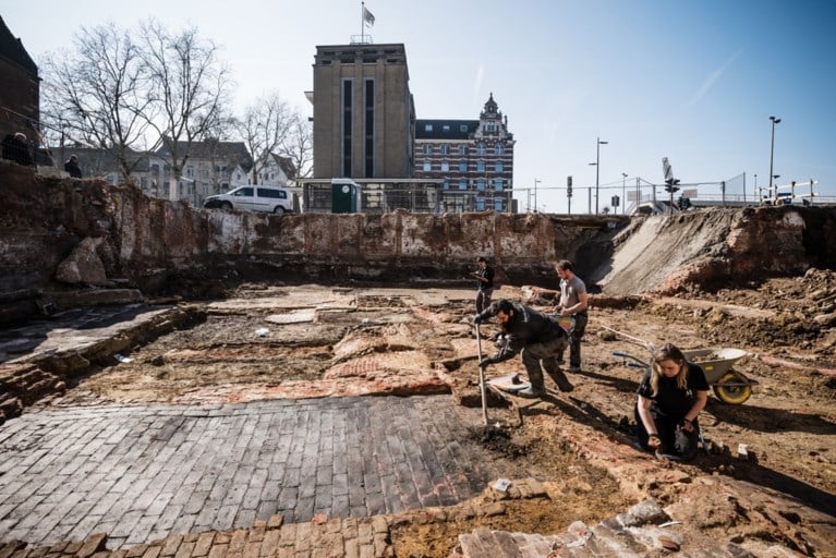 Archeologen vinden Gallo-Romeinse sporen onder het Steen en aan het Loodswezen