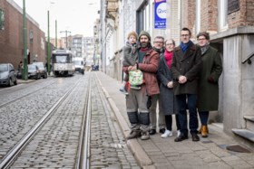 Straat geteisterd door snelheidsduivels en geluidsoverlast: bewoners starten petitie voor herinrichting