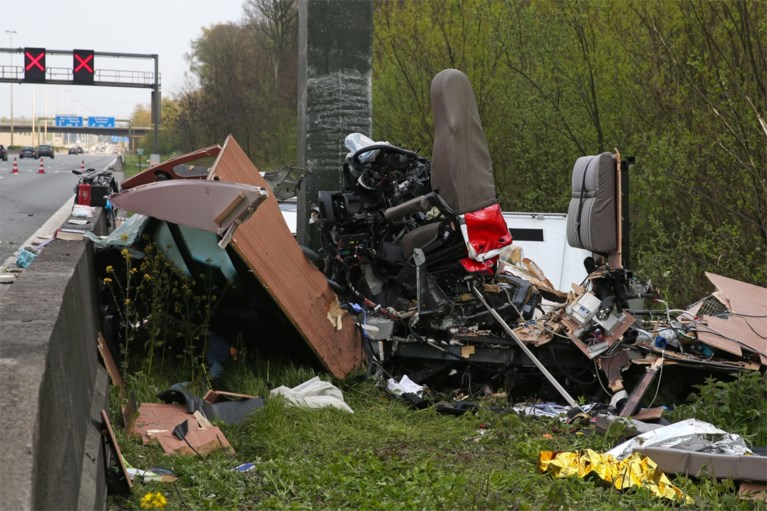 Twee doden bij ongeval op E313 in Ranst, rijbaan vrijgemaakt