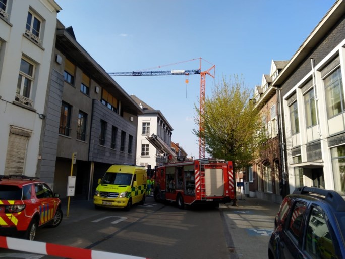 Man uit torenkraan gehaald na succesvolle onderhandeling