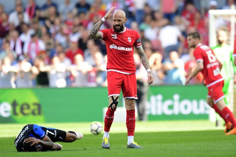 VAR krijgt er opnieuw van langs nadat Club Brugge penalty onthouden wordt: “Je zit in dat busje wel iéts te doen, he”