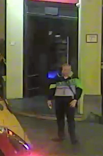 Antwerpse politie zoekt man die lastig gevallen werd door jongeren aan Astridplein