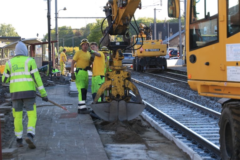 Perron van Sinaai en spoorlijn bijna hersteld