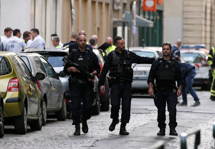 Minstens 13 gewonden bij explosie in Lyon: politie verspreidt foto van verdachte