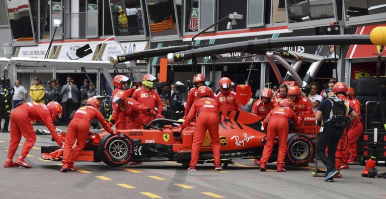 Lewis Hamilton wint spannende Grote Prijs van Monaco, Max Verstappen vecht lang voor zege maar wordt uiteindelijk pas vierde