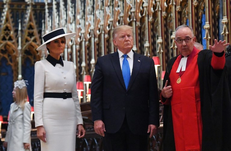 Koningin Elizabeth uit subtiele kritiek op beleid van Donald Trump bij officieel staatsbanket