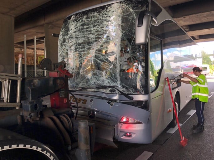 Schoolbus met 47 kleuters betrokken bij ongeval op Antwerpse Ring, Liefkenshoektunnel tolvrij