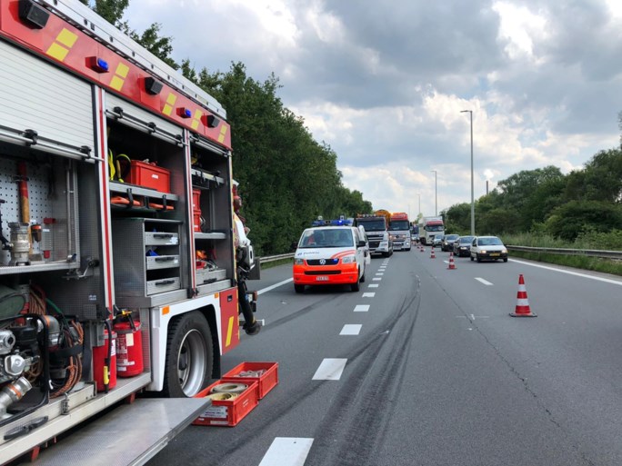 Dodelijk slachtoffer bij zware kop-staartaanrijding in Stabroek