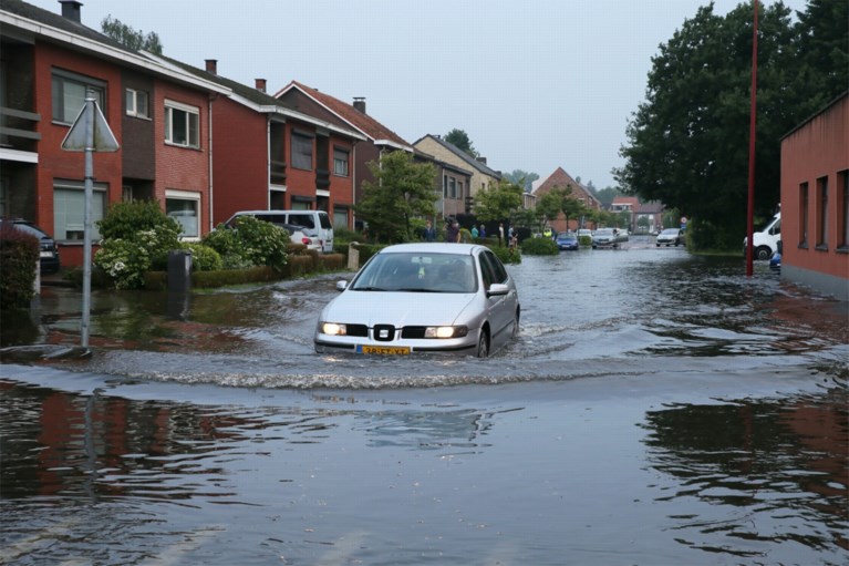 IN BEELD. Zware wateroverlast door onweer in gemeenten ten noorden van Antwerpen