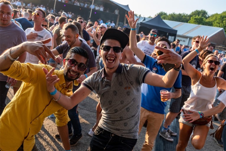 Meer podia (maar niet meer volk) op Dystopia