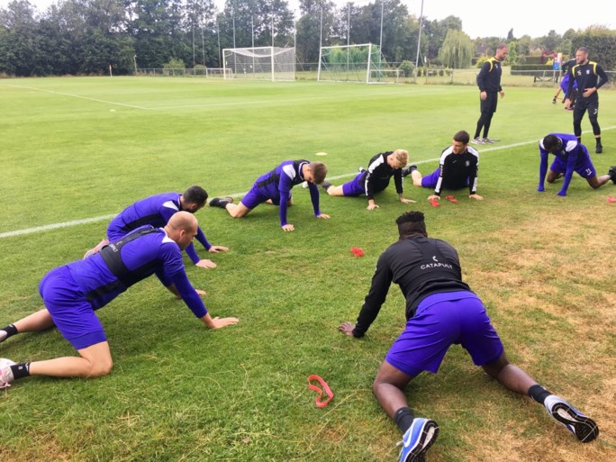 Stage van Beerschot begonnen: Noubissi volgt individueel programma, Dom trekt wheelies