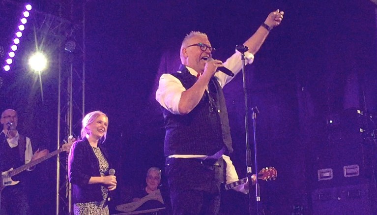 Vader Cleymans jodelt op MarktKafee: “Mein Vater ist ein Appenzeller”