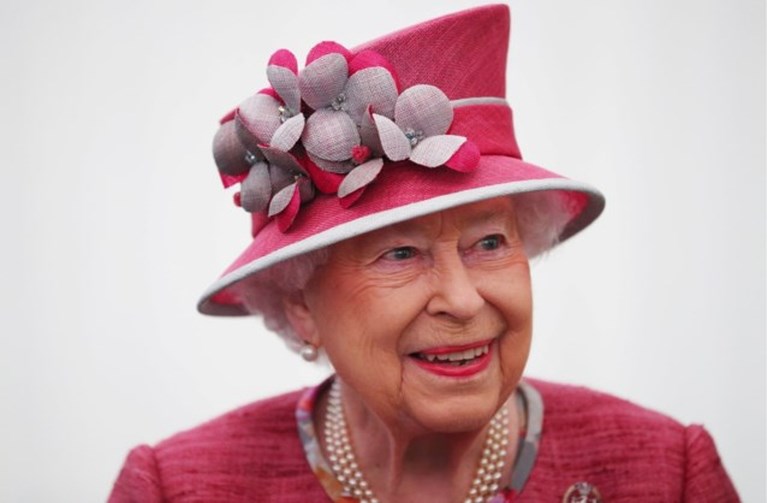 ROYALS. Kate Middleton kiest voor verrassende outfit. En gaat prins Charles acteren?