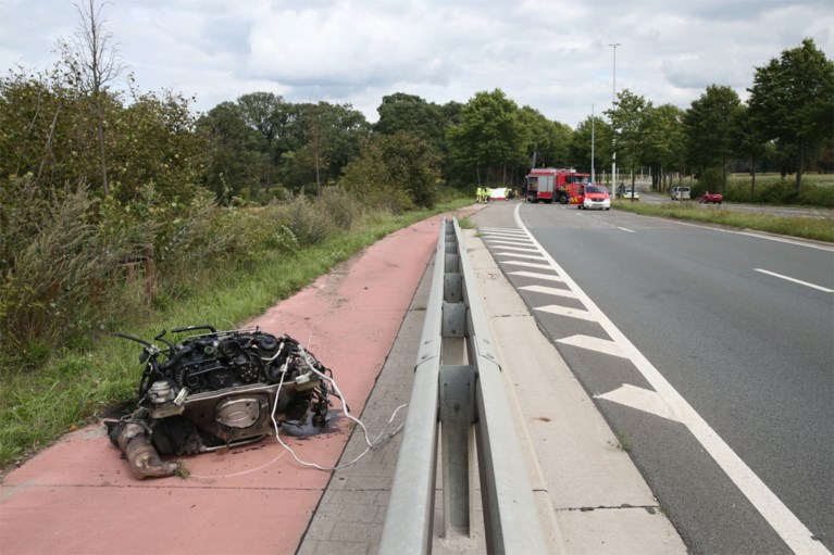 Dode en zwaargewonde bij ongeval in Wijnegem: auto crasht tegen boom