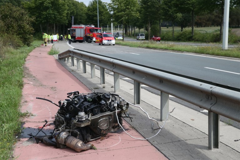 Dode en zwaargewonde bij ongeval in Wijnegem: auto crasht tegen boom