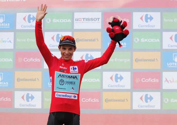 Wereldkampioen Alejandro Valverde (39) triomfeert in de Vuelta na spannende slotklim , Dylan Teuns is leider af