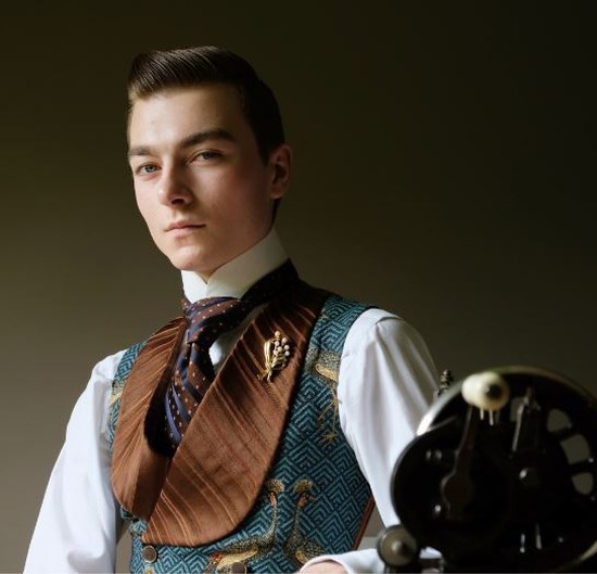 Leven In Een Victoriaanse Cocon Senne 17 Draagt Alleen Hi