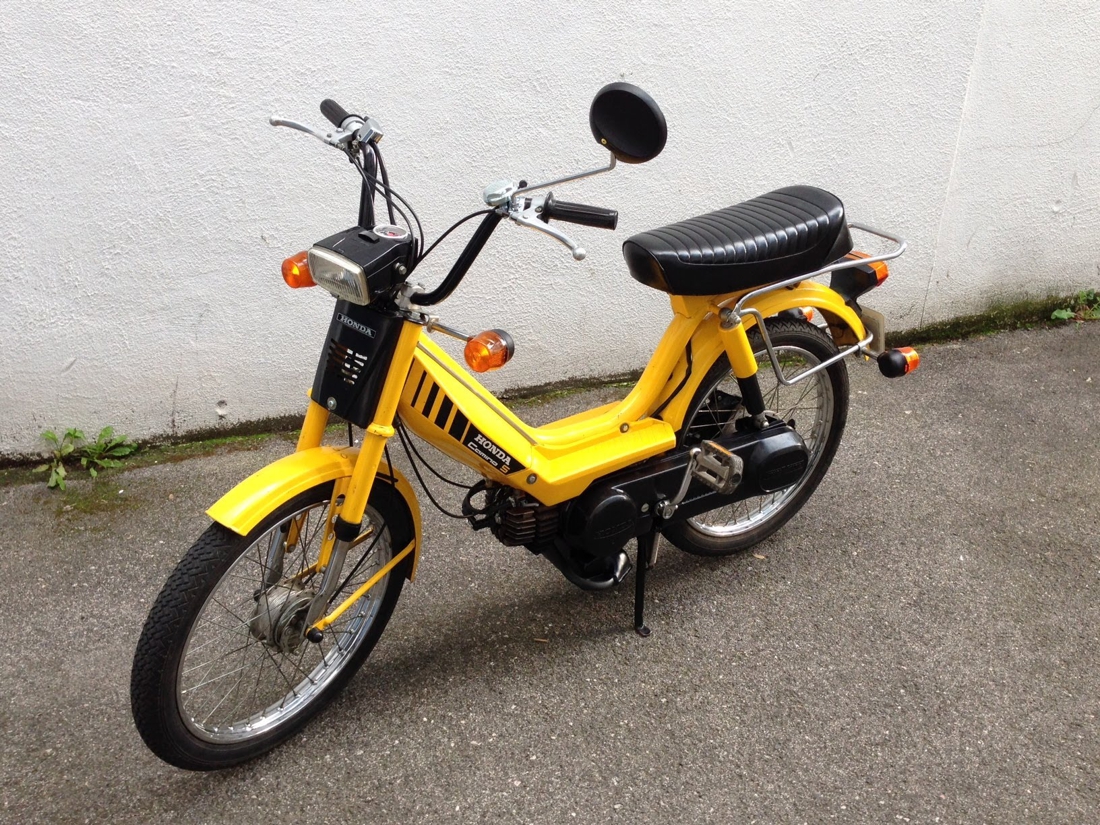 Factcheck: “Een tweetaktmotor is veel vervuilender dan die van een vrachtwagen”