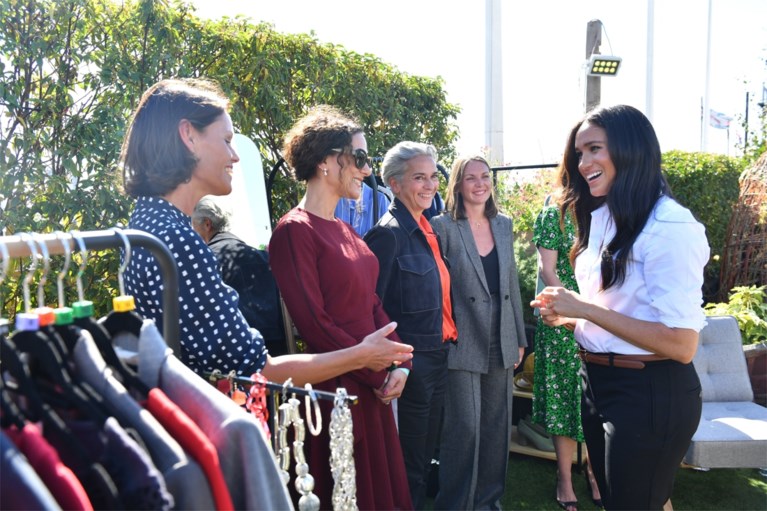 Meghan Markle stelt kledinglijn voor werkzoekende vrouwen voor