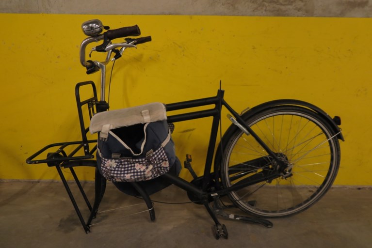 Politie betrapt fietsendief op heterdaad en treft grote buit aan bij huiszoeking