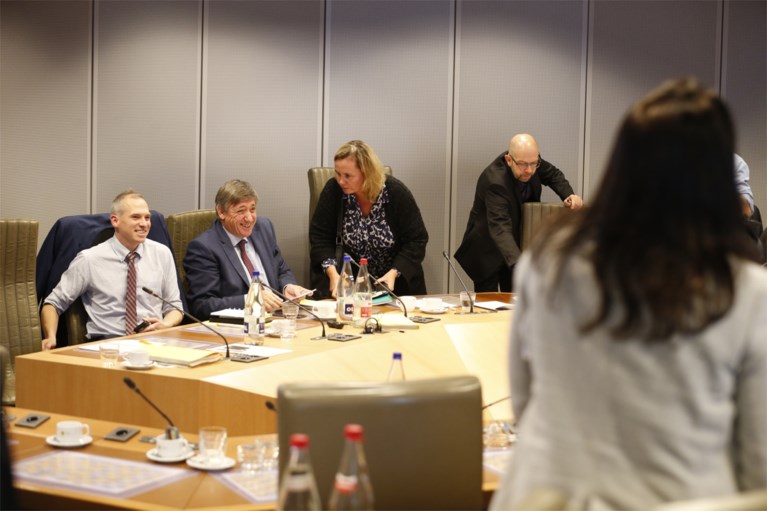 Vlaams Parlement ontruimd na bommelding