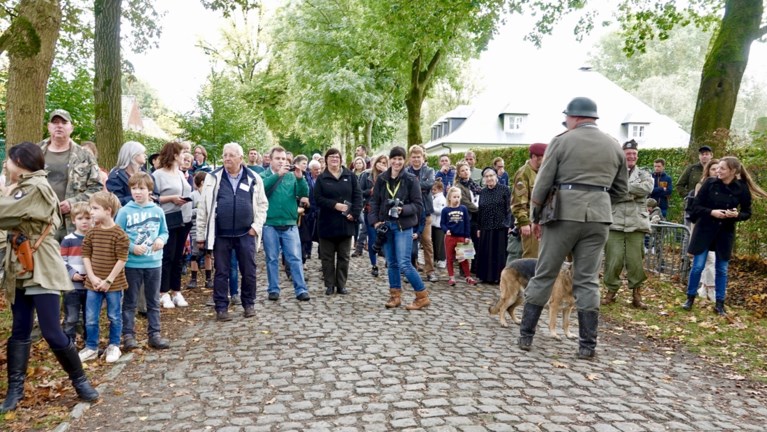 IN BEELD. Re-enactors brengen bevrijding WOII weer tot leven