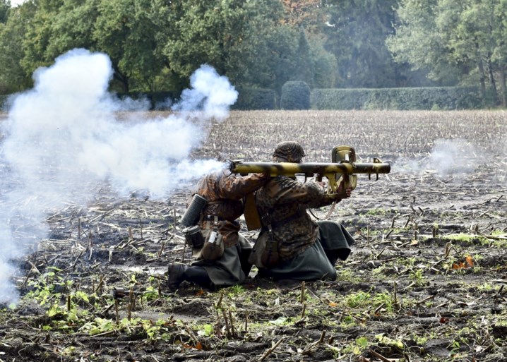 IN BEELD. Re-enactors brengen bevrijding WOII weer tot leven